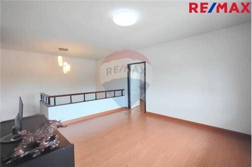 203 Sqm., 4 Beds Townhouse listed for ฿ 5,200,000.