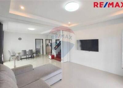 203 Sqm., 4 Beds Townhouse listed for ฿ 5,200,000.