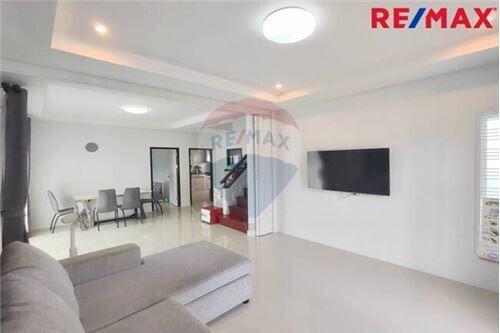 203 Sqm., 4 Beds Townhouse listed for ฿ 5,200,000.