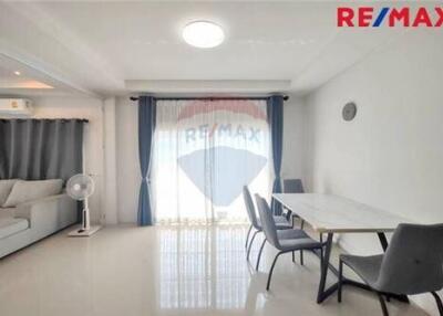 203 Sqm., 4 Beds Townhouse listed for ฿ 5,200,000.