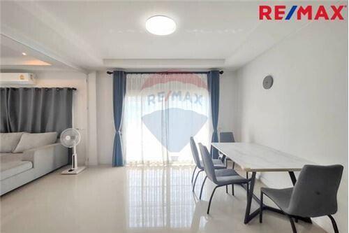 203 Sqm., 4 Beds Townhouse listed for ฿ 5,200,000.