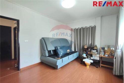 203 Sqm., 4 Beds Townhouse listed for ฿ 5,200,000.