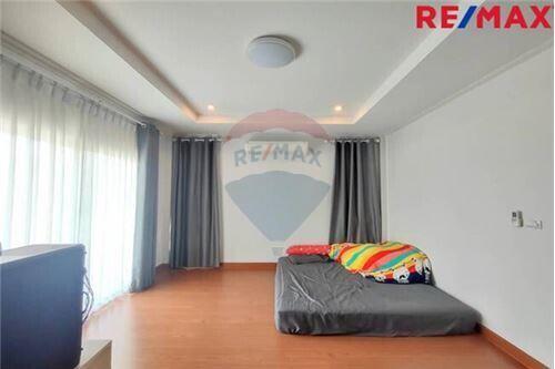 203 Sqm., 4 Beds Townhouse listed for ฿ 5,200,000.