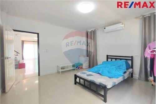 203 Sqm., 4 Beds Townhouse listed for ฿ 5,200,000.