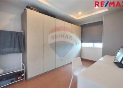 203 Sqm., 4 Beds Townhouse listed for ฿ 5,200,000.