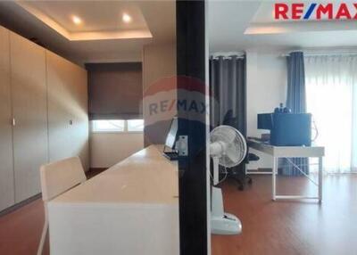 203 Sqm., 4 Beds Townhouse listed for ฿ 5,200,000.