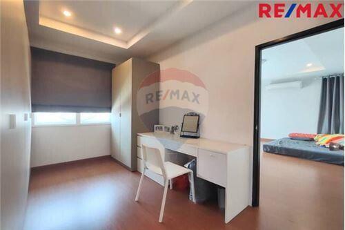 203 Sqm., 4 Beds Townhouse listed for ฿ 5,200,000.