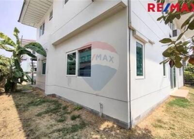 203 Sqm., 4 Beds Townhouse listed for ฿ 5,200,000.