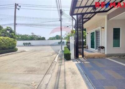 203 Sqm., 4 Beds Townhouse listed for ฿ 5,200,000.