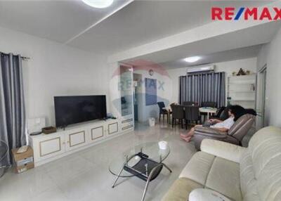 158 Sqm., 3 Beds Townhouse listed for ฿ 25,000./Month