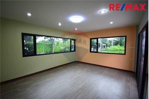 158 Sqm., 3 Beds Townhouse listed for ฿ 25,000./Month