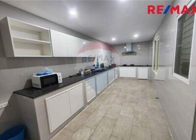 158 Sqm., 3 Beds Townhouse listed for ฿ 25,000./Month