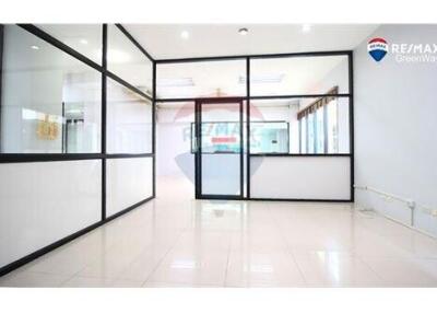 576 Sqm., 6 Beds Townhouse listed for ฿ 30,000,000.