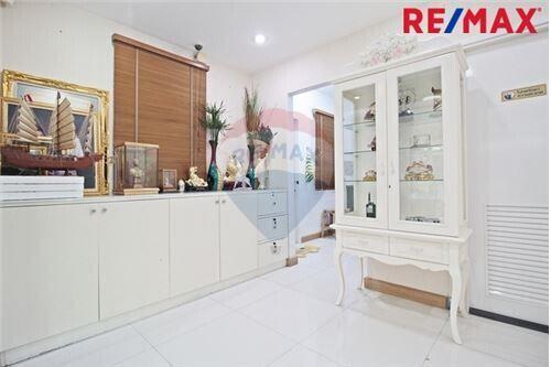 150 Sqm., 3 Beds Townhouse listed for ฿ 5,600,000.