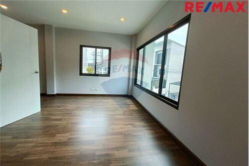 170 Sqm., 3 Beds Townhouse listed for ฿ 6,500,000.