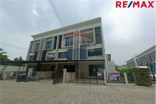 170 Sqm., 3 Beds Townhouse listed for ฿ 6,500,000.