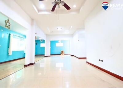 200 Sqm., 4 Beds Townhouse listed for ฿ 5,600,000.