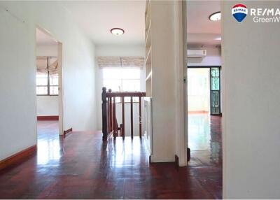 200 Sqm., 4 Beds Townhouse listed for ฿ 5,600,000.