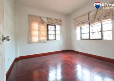 200 Sqm., 4 Beds Townhouse listed for ฿ 5,600,000.