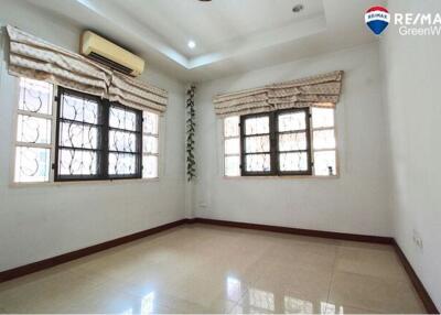 200 Sqm., 4 Beds Townhouse listed for ฿ 5,600,000.