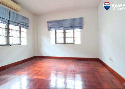 200 Sqm., 4 Beds Townhouse listed for ฿ 5,600,000.