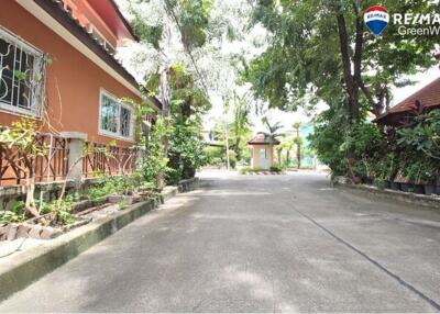 200 Sqm., 4 Beds Townhouse listed for ฿ 5,600,000.