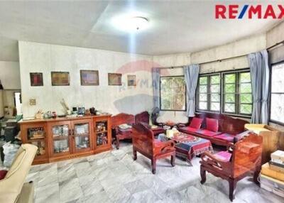 230 Sqm., 5 Beds Townhouse listed for ฿ 6,990,000.