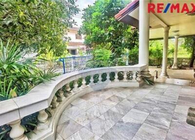 230 Sqm., 5 Beds Townhouse listed for ฿ 6,990,000.