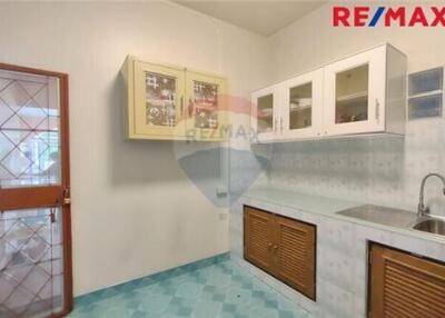 150 Sqm., 4 Beds Townhouse listed for ฿ 3,300,000.