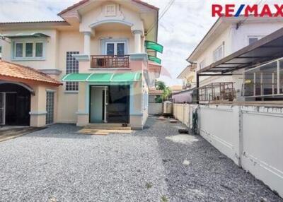 150 Sqm., 4 Beds Townhouse listed for ฿ 3,300,000.