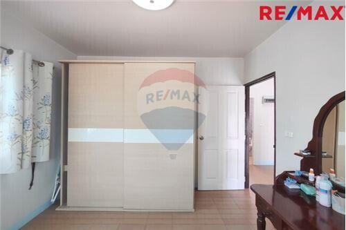 150 Sqm., 4 Beds Townhouse listed for ฿ 3,300,000.