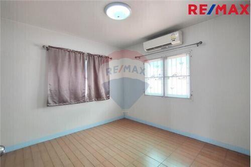 150 Sqm., 4 Beds Townhouse listed for ฿ 3,300,000.