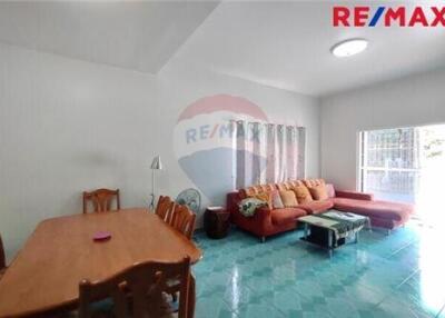 150 Sqm., 4 Beds Townhouse listed for ฿ 3,300,000.