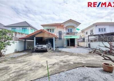 150 Sqm., 4 Beds Townhouse listed for ฿ 3,300,000.