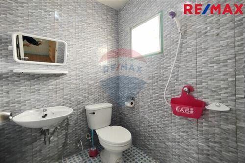 150 Sqm., 4 Beds Townhouse listed for ฿ 3,300,000.