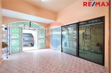 150 Sqm., 4 Beds Townhouse listed for ฿ 3,300,000.