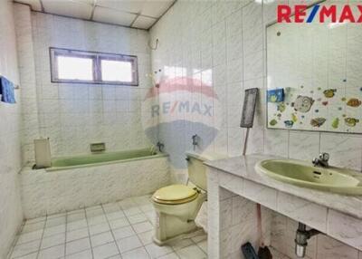 280 Sqm., 4 Beds Townhouse listed for ฿ 7,900,000.