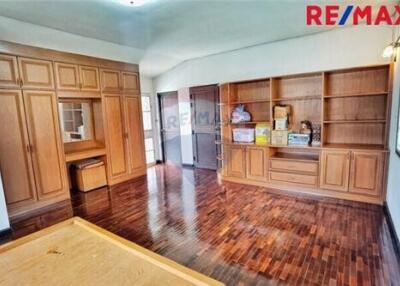 280 Sqm., 4 Beds Townhouse listed for ฿ 7,900,000.