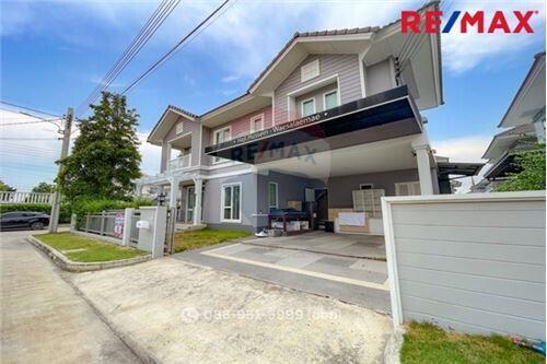 262 Sqm., 4 Beds Townhouse listed for ฿ 11,900,000.