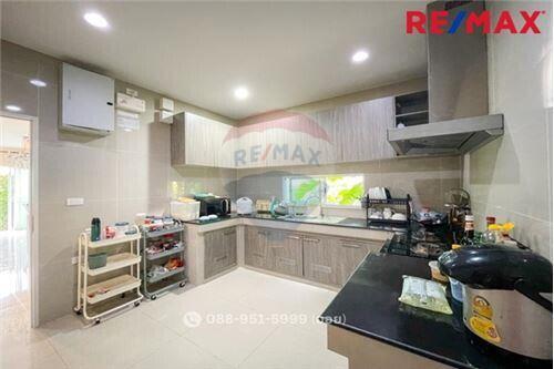 262 Sqm., 4 Beds Townhouse listed for ฿ 11,900,000.