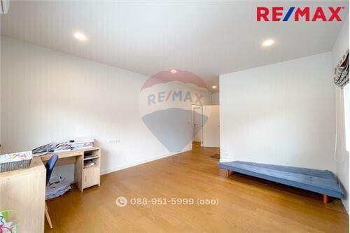 262 Sqm., 4 Beds Townhouse listed for ฿ 11,900,000.