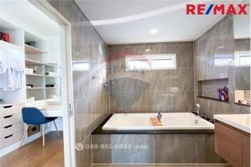 262 Sqm., 4 Beds Townhouse listed for ฿ 11,900,000.