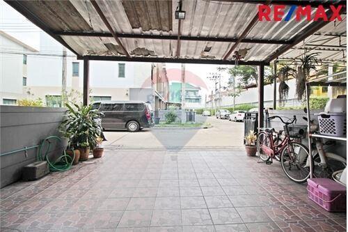 170 Sqm., 3 Beds Townhouse listed for ฿ 4,200,000.