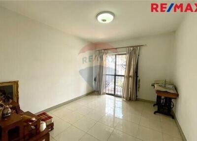 150 Sqm., 3 Beds Townhouse listed for ฿ 2,150,000.