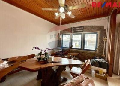 150 Sqm., 3 Beds Townhouse listed for ฿ 2,150,000.