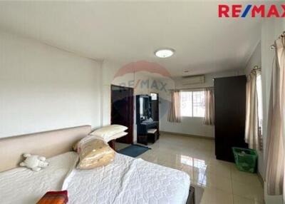 150 Sqm., 3 Beds Townhouse listed for ฿ 2,150,000.