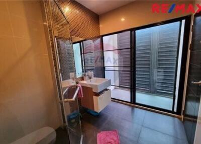 135 Sqm., 3 Beds Townhouse listed for ฿ 4,300,000.