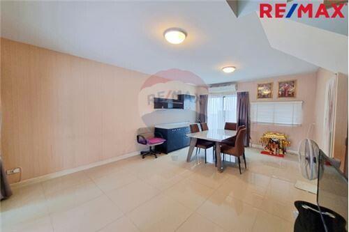 145 Sqm., 3 Beds Townhouse listed for ฿ 3,990,000.