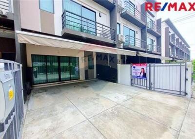 145 Sqm., 3 Beds Townhouse listed for ฿ 3,990,000.