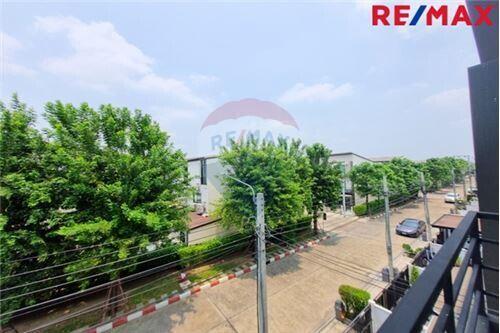 145 Sqm., 3 Beds Townhouse listed for ฿ 3,990,000.